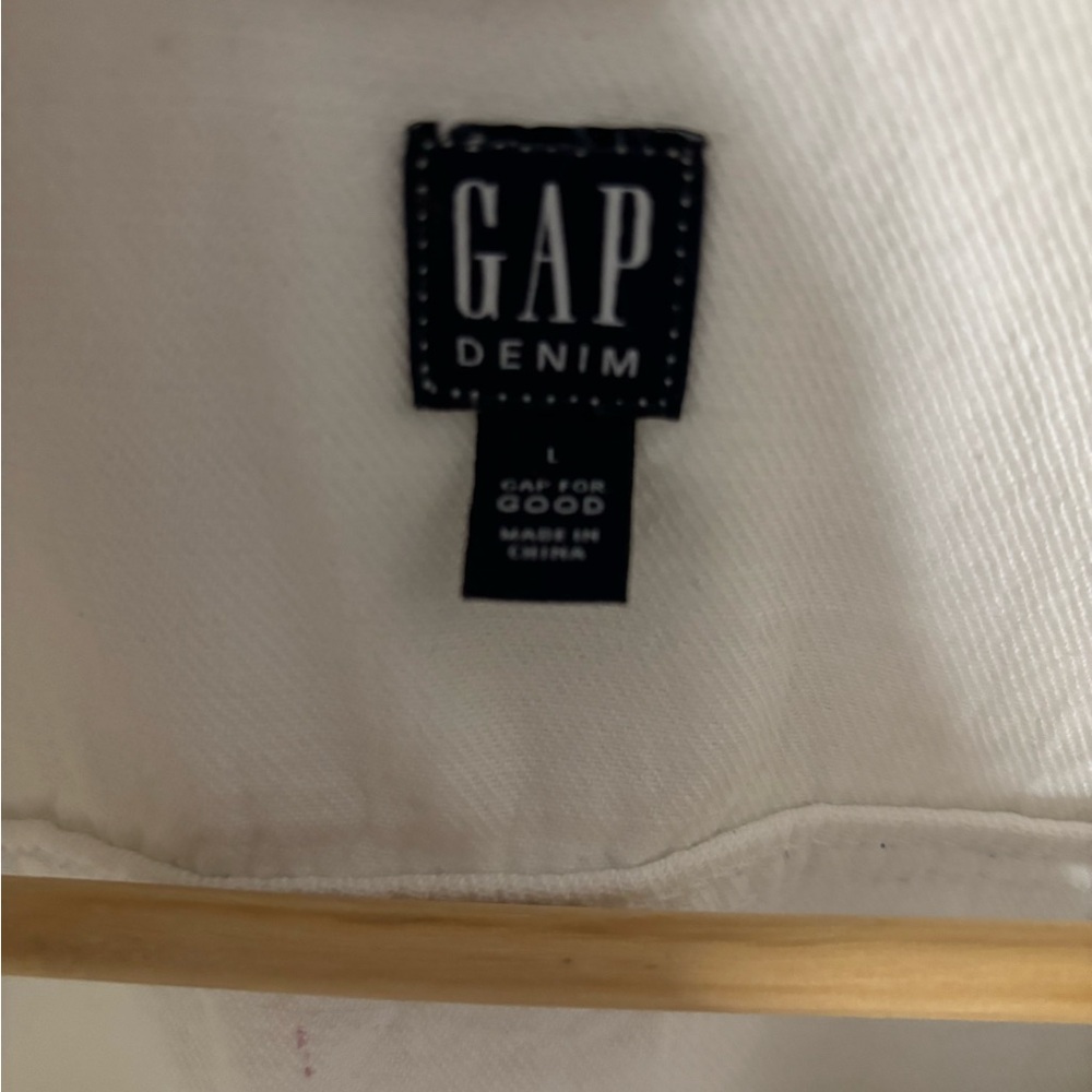 GAP White Jean Jacket Classic Denim Style - Picture 2 of 4
